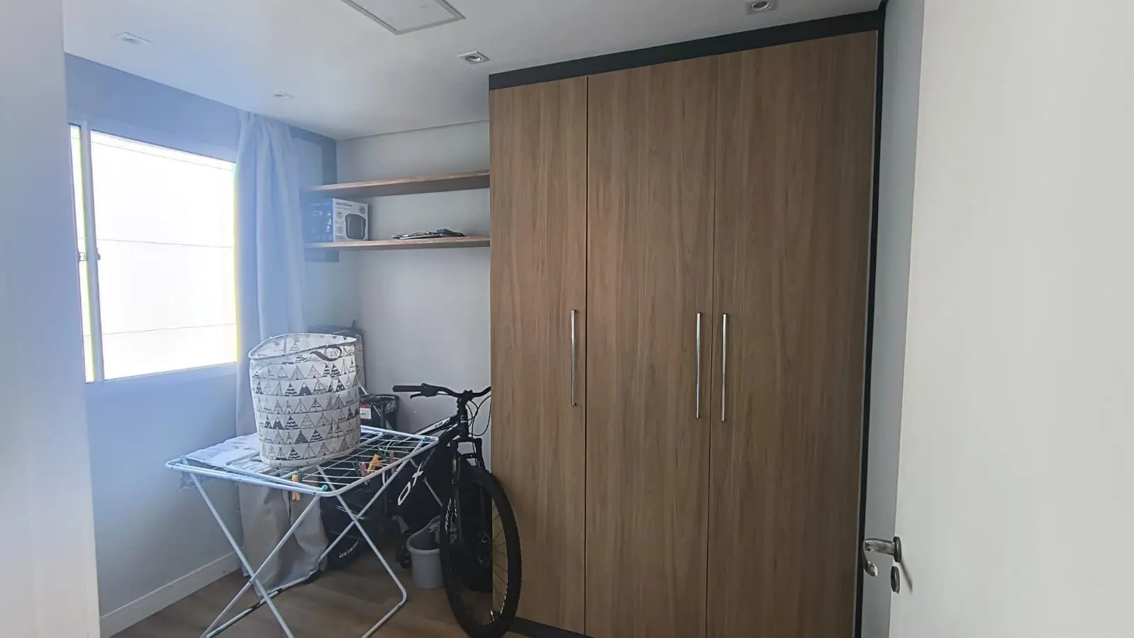 Quarto com armário planejado