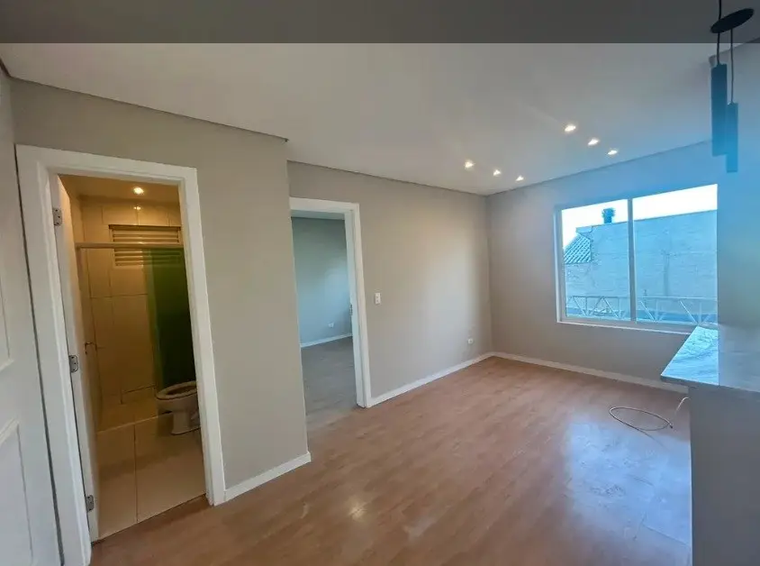 Sala, banheiro e quarto